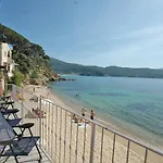 Le Maree La